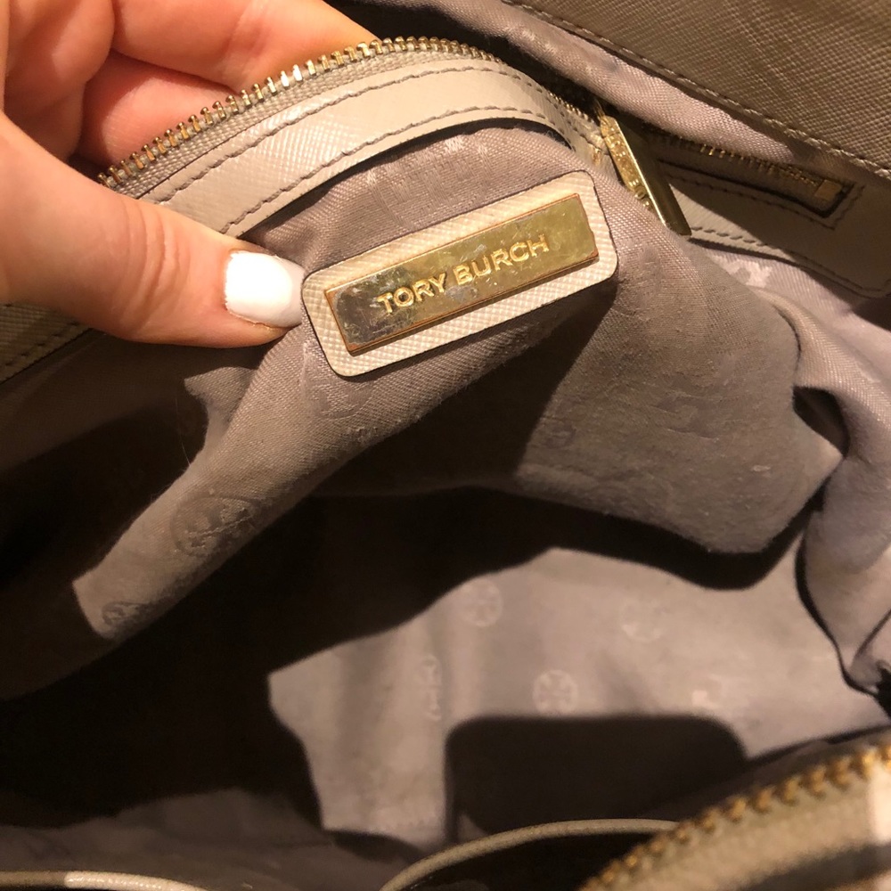 Tory Burch Robinson Double Zip - Picture 4 of 9